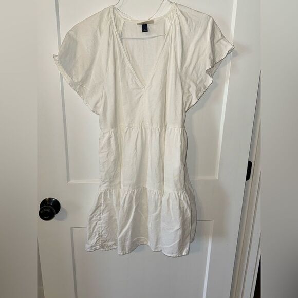 Universal Thread White Flutter Sleeve Tunic - Picture 1 of 4